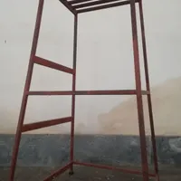 چهار پایه آهنی