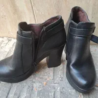 دو جفت بوت زنانه