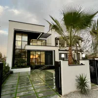 تریبلکس 300متری نزدیک دریاچه وجنگل