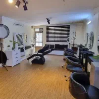 ۱۳۰متر همکف با۱۰۰ متر حیاط اختصاصی هنرستان