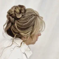 میکاپ و شنیونvip با تخفیف ویژه به مدت محدود