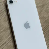 آیفون SE 2022 مشابه آکبند