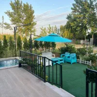 کلبه چوبی با استخر اب گرم|اجارهٔ کوتاه‌مدت ویلا و باغ|گلوگاه بابل (گلیا), |دیوار