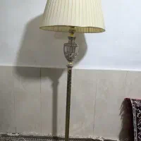 اباژور ایستاده