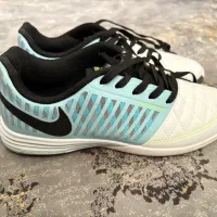 کفش ورزشی|کیف، کفش، کمربند|جم, |دیوار