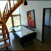 اجاره ویلا دوبلکس نوساز|اجارهٔ کوتاه‌مدت ویلا و باغ|لاهیجان, شیشه گران|دیوار