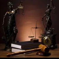 وکیل و قاضی دیوان عال کشور