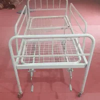 تخت بیمارستانی همراه با تشکر