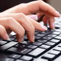 تایپیست حرفه ای خانم