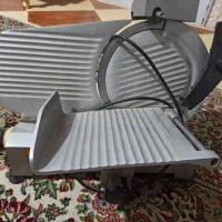 کالباس خورد کن