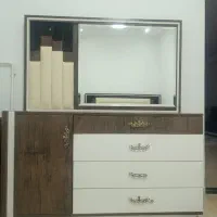 تختخواب دو نفره همراه میز آرایش|تخت و سرویس خواب|قروه, |دیوار