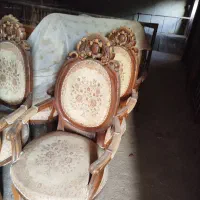 مبل نه نفره. تمیز دست دوم فروشی