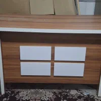 تعدادی وسایل مغازه،میز صندلی ویترین