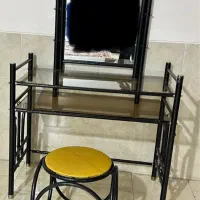 میز آرایش در حد نو