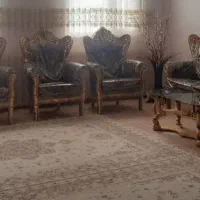 مبل سلطنتی ۹ نفره همراه میز عسلی