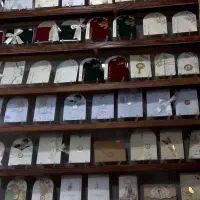 منشی خانم  جهت همکاری در کارت عروسی