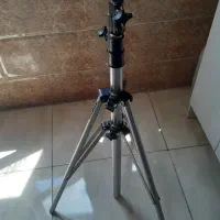 سه پایه نور آلومینیومی ۳ متری محکم و سالم