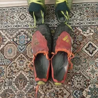 دو عدد کفش فوتبال ویتنامی کارکرده42و44