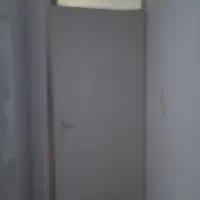 کم سنگین وزن و در چوبی  قدیمی