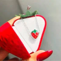 گردنبند توت فرنگی|بدلیجات|قم, آذر (نکویی)|دیوار