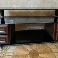 زیر تلوزیون هرکی نیاز داره بیاد ببره