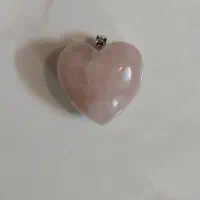 پلاک گردنبند اصل رز کوارتز (سنگ عشق)