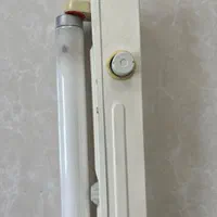 لامپ مهتابی با طول ۱۲۳ سانت و عرضه سانت