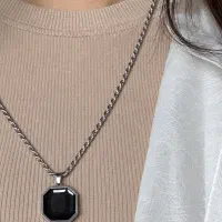 اگه بهت بگم این گردنبندیه عکس مخفی داره باور میکنی