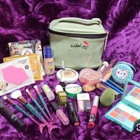 فروشنده خانم برای لوازم آرایشی