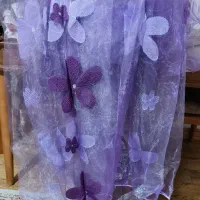 چهار پرده از جنس حریر و  یک پرده تور