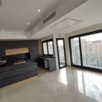 ۹۷متر۳خواب غرق نور*۲پارکینگ*تاپ لوکیشن منطقه
