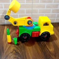 جرثقیل سازوباز Nikoo toys کاملا نو|اسباب‌بازی بچه|اراک, |دیوار