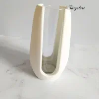 گلدان Uشیشه ای