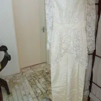 لوازم آرایشی و لباس عروس