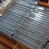 قفسه کارکرده پیچ و مهره ای طوسی قدیمی قفسه انباری