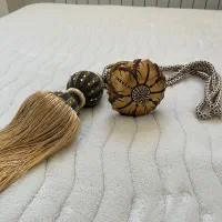 سر میله پرده و سر دسته پرده