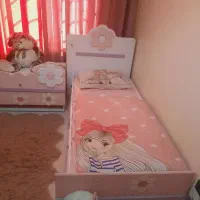 تخت خواب و کمد