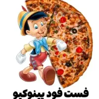 شاگرد ماهر در پیتزا و ساندویچی