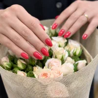 کاشت و ترمیم ناخن با قیمت استثنائی