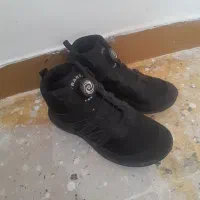 یک جفت کفش درحدود شماره ۳۸