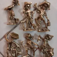 مجسمه دزد دریایی برنجی