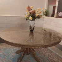 میز گرد نهار خوری