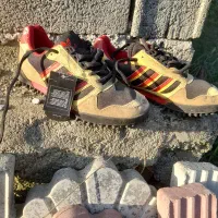 کتونی آدیداس. ویتنام