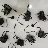 تعدادی شارژر قدیمی