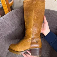 بوت بلند چرم آکبند بوفالو bullboxer ۳۹ ۲۵ سانت|کیف، کفش، کمربند|ارومیه, |دیوار