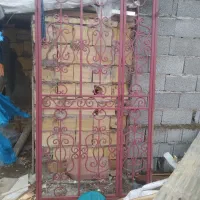 در برای خونه حفاظ هم هستش