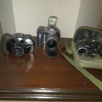 تعداد۱۷ دوربین ودوتا اپارات و۴ عدد واکمن قدیمی