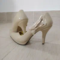 کفش مجلسی|کیف، کفش، کمربند|نیشابور, بنیاد شهید|دیوار