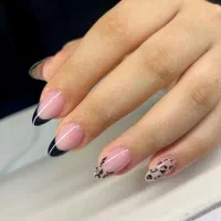 کاشت ناخن ۳۵۰ ترمیم ۲۰۰