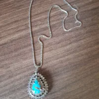 پلاک نقره فیروزه ای نیشاپوری و زنجیر نقره